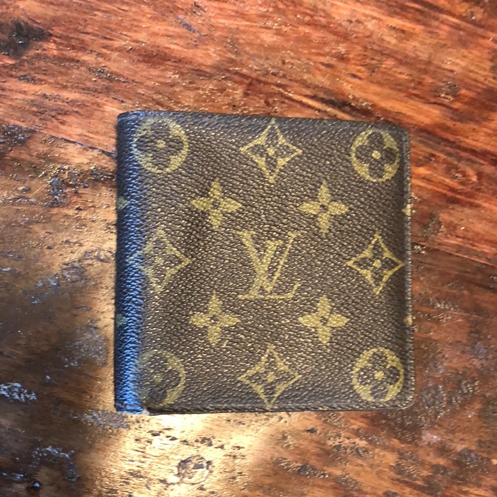 LOUIS VUITTON Marco Wallet